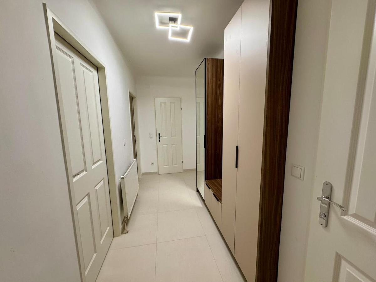 Apartment Cozy Next To Subway Station & Parking